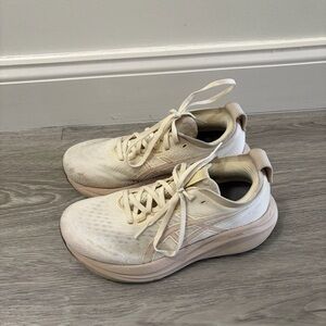 Asics Women's Gel Nimbus - Size 7